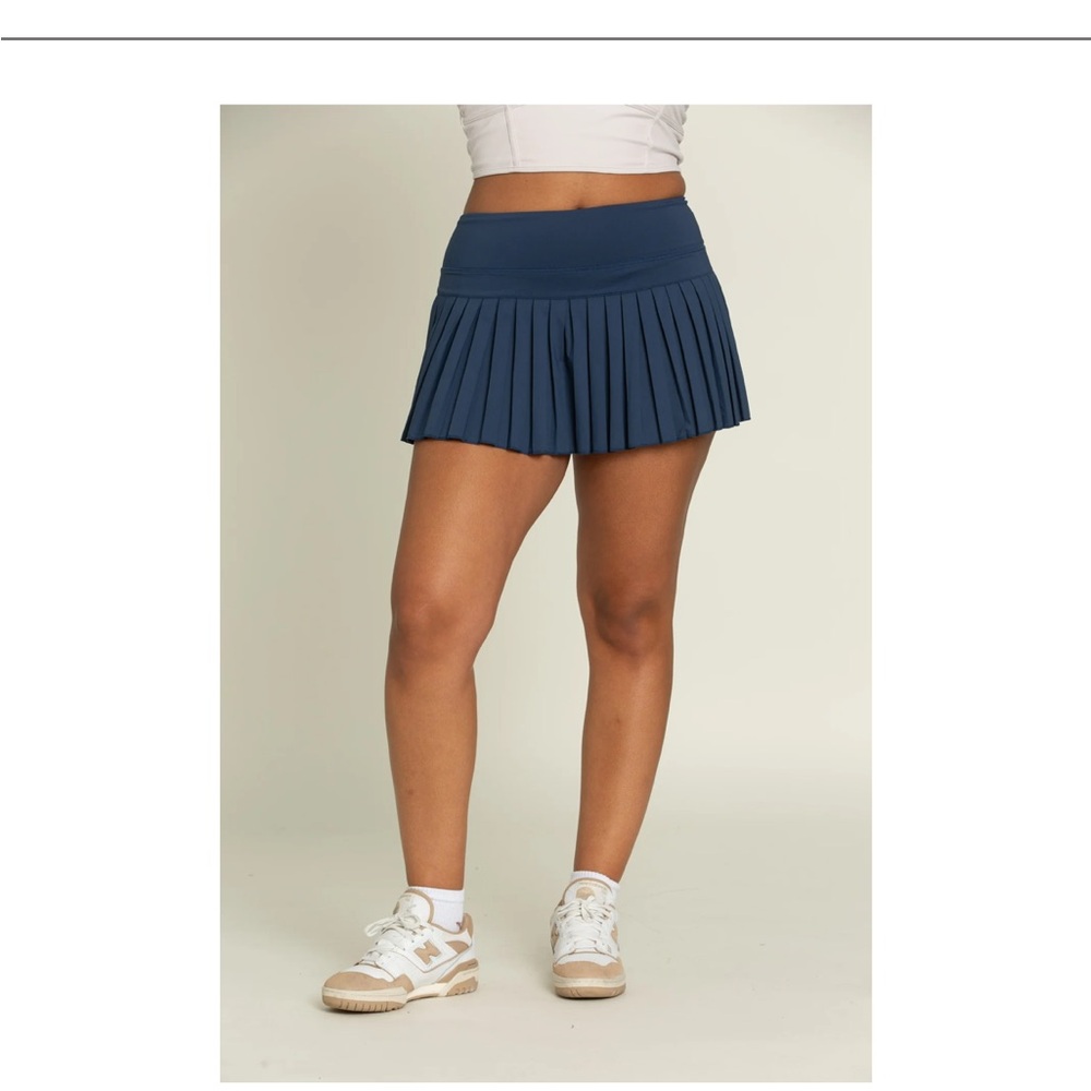 Gold hinge skirt blue
